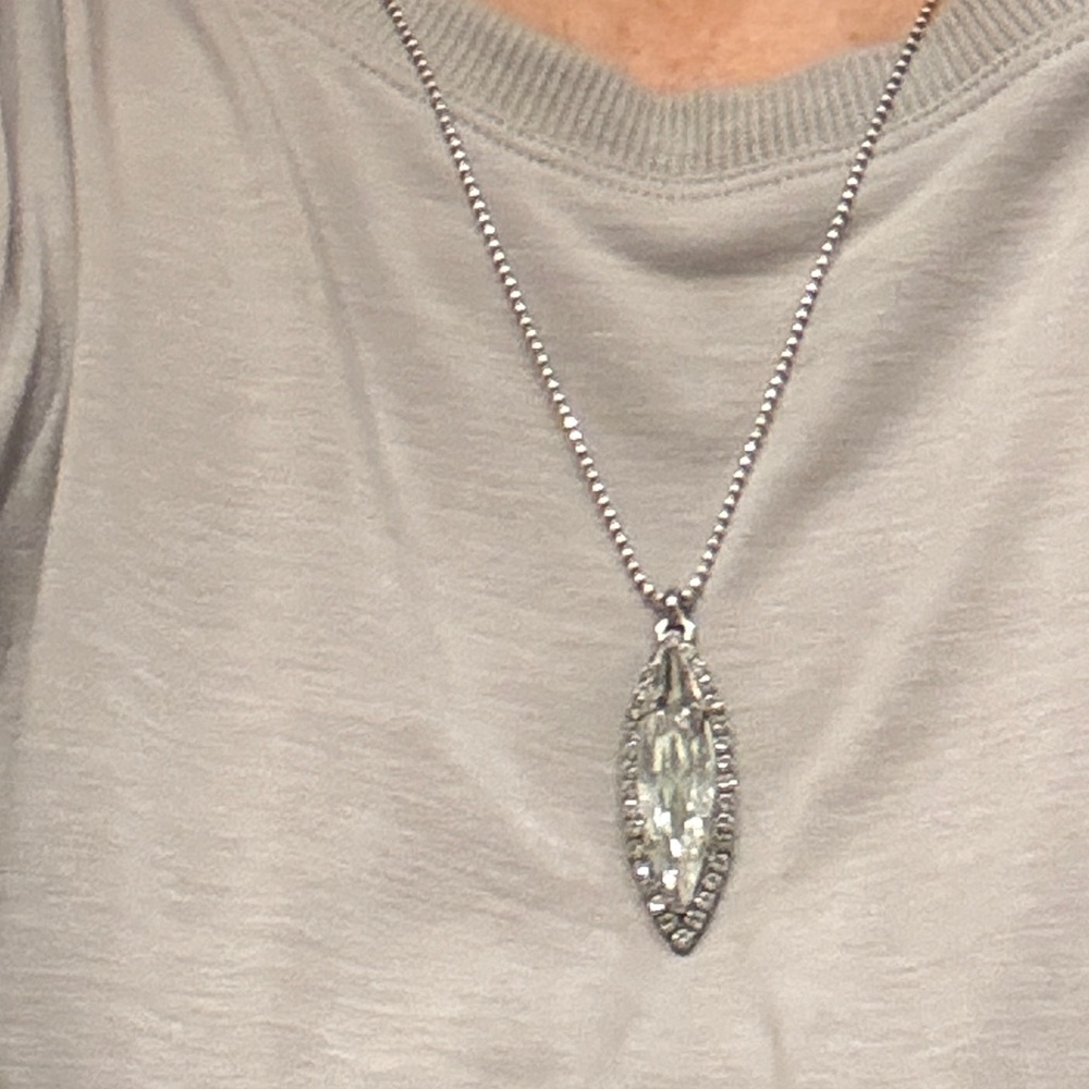 Chic Silver Marquise Pendant with Clear Stone